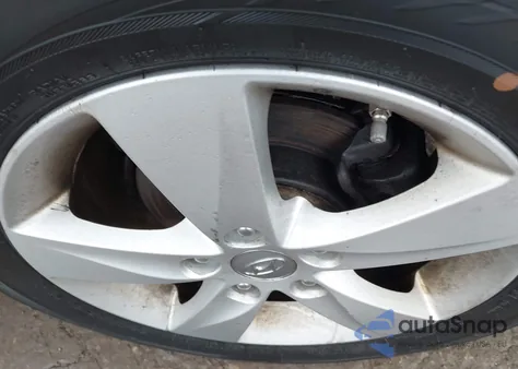 2013 Hyundai Elantra Gls z USA, uszkodzony, nr VIN 5NPDH4AE6DH313669